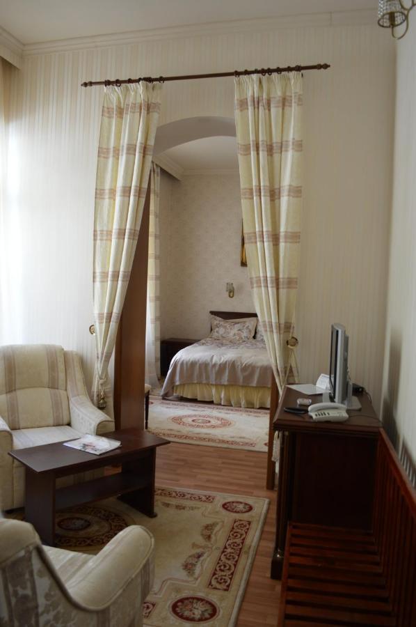 Vila Cerbul Albastru Hotell Moneasa Exteriör bild